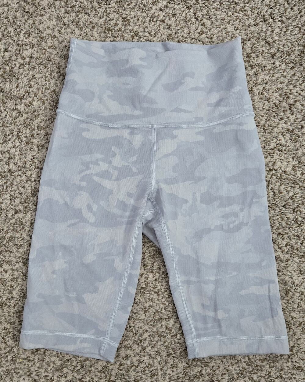LULULEMON Wunder Under Shorts Size 4 Alpine White Camo Bike Shorts Yoga Pilates